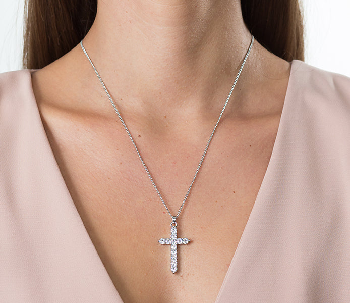 Cross Pendant in rhodium plating