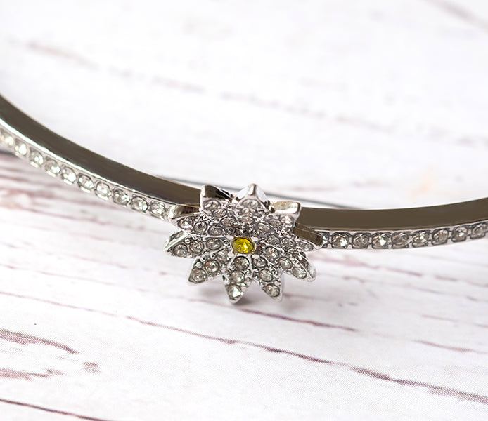 Daisy bracelet in rhodium plating