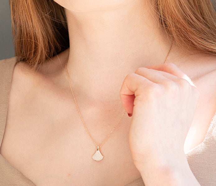 Fan pendant in rose gold plating