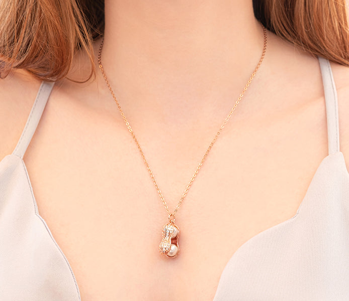 Peanut Pearl Pendant in rose gold plating