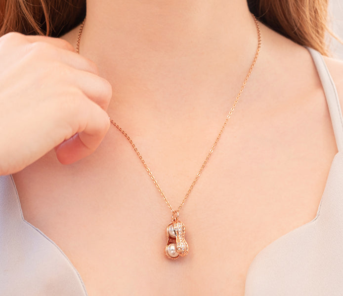 Peanut Pearl Pendant in rose gold plating