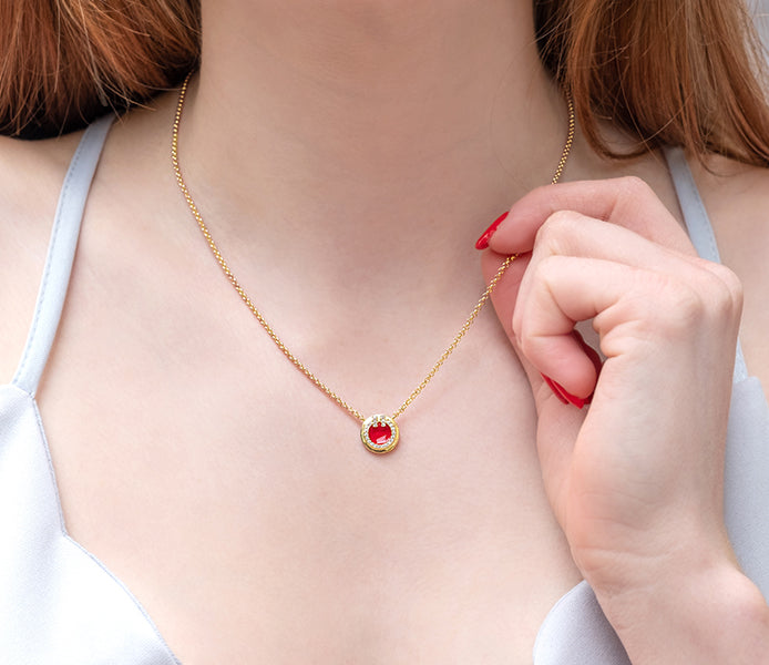 Round Pendant Small with Red enamel in yellow gold