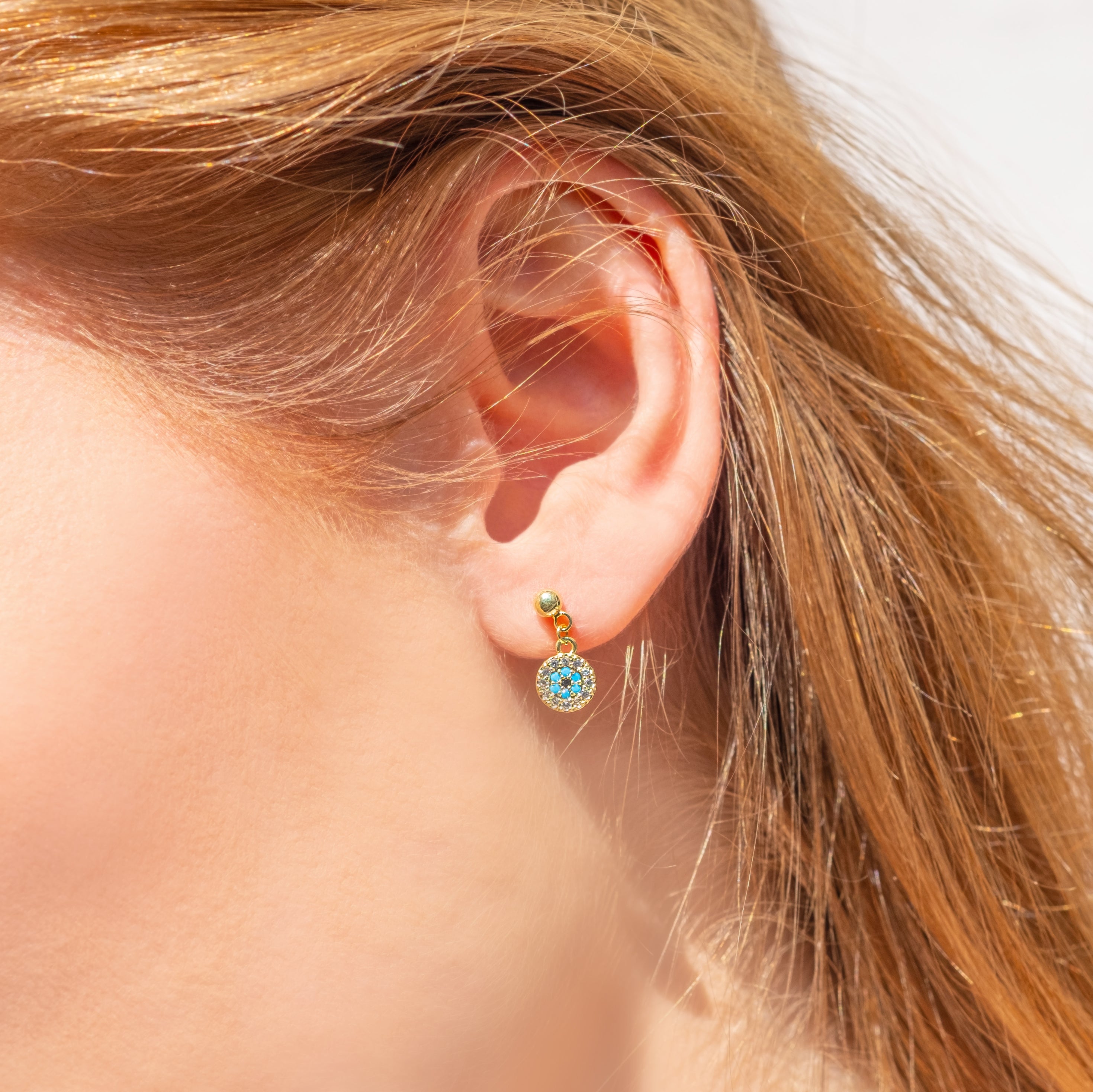 Blue drop earring in yellow gold plating