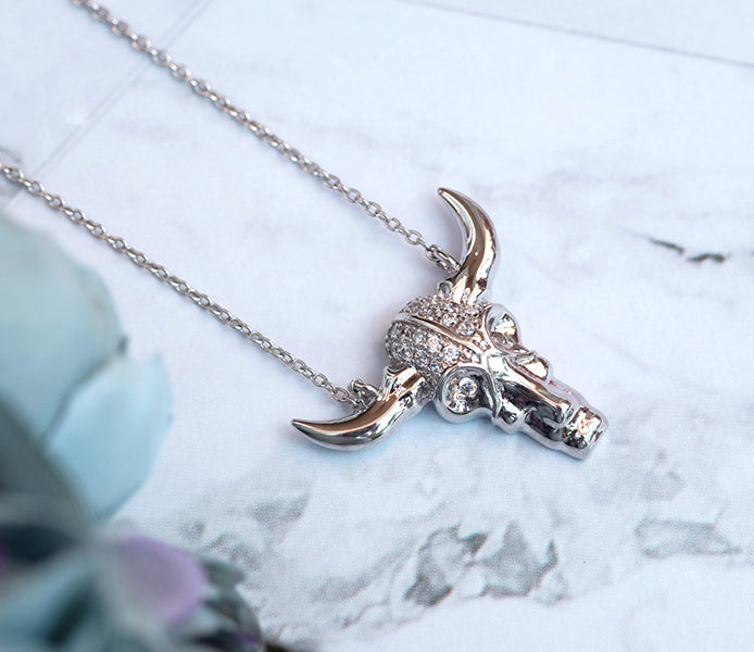 BULLS HEAD PENDANT IN RHODIUM PLATING WITH CZ CRYS