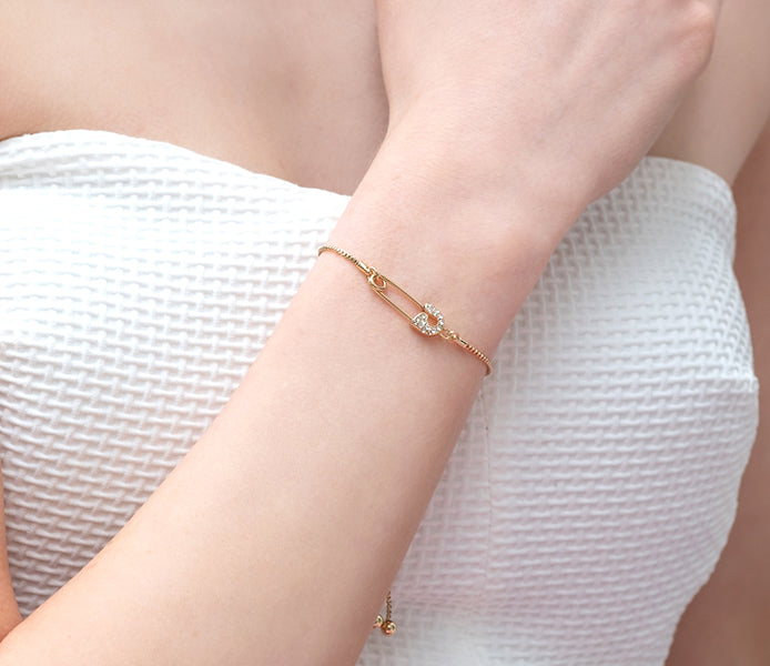Safety pin bracelet in gold plating